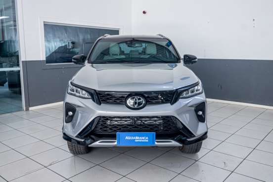 TOYOTA-HILUX SW4-2023