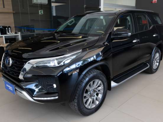 TOYOTA-HILUX SW4-2.8 D-4D TURBO DIESEL SRX 4X4 AUTOMÁTICO TOYOTA-HILUX SW4-2022
