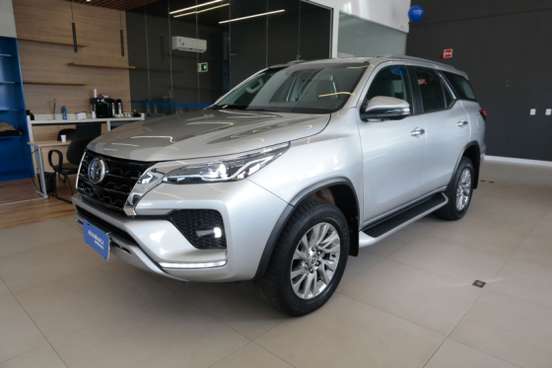 TOYOTA-HILUX SW4-2022