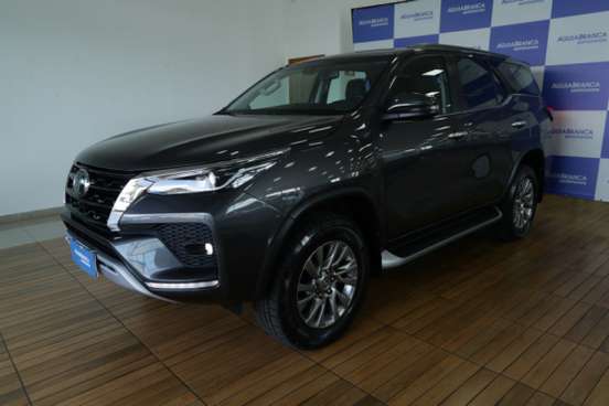TOYOTA-HILUX SW4-2022