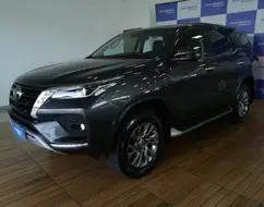 TOYOTA HILUX SW4 2.8 D-4D TURBO DIESEL SRX 4X4 AUTOMÁTICO TOYOTA HILUX SW4 2.8 D-4D TURBO DIESEL SRX 4X4 AUTOMÁTICO
