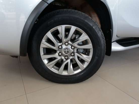 TOYOTA-HILUX SW4-2.8 D-4D TURBO DIESEL SRX 4X4 AUTOMÁTICO TOYOTA-HILUX SW4-2022