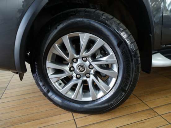 TOYOTA-HILUX SW4-2.8 D-4D TURBO DIESEL SRX 4X4 AUTOMÁTICO TOYOTA-HILUX SW4-2022