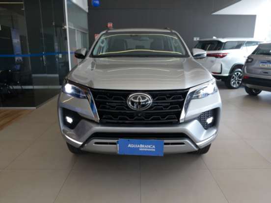 TOYOTA-HILUX SW4-2.8 D-4D TURBO DIESEL SRX 4X4 AUTOMÁTICO TOYOTA-HILUX SW4-2022
