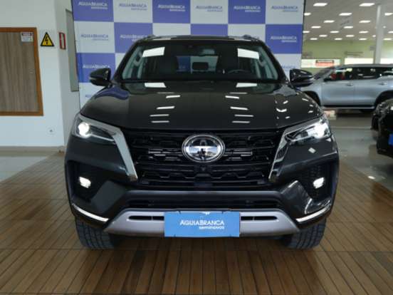 TOYOTA-HILUX SW4-2.8 D-4D TURBO DIESEL SRX 4X4 AUTOMÁTICO TOYOTA-HILUX SW4-2022
