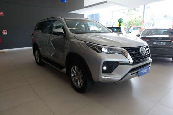 TOYOTA-HILUX SW4-2022