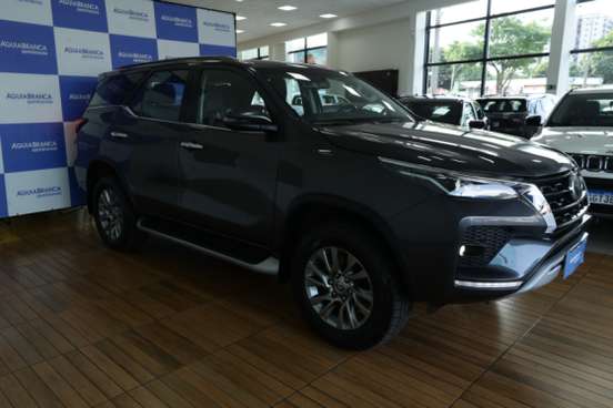 TOYOTA-HILUX SW4-2022