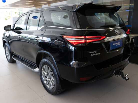 TOYOTA-HILUX SW4-2.8 D-4D TURBO DIESEL SRX 4X4 AUTOMÁTICO TOYOTA-HILUX SW4-2022