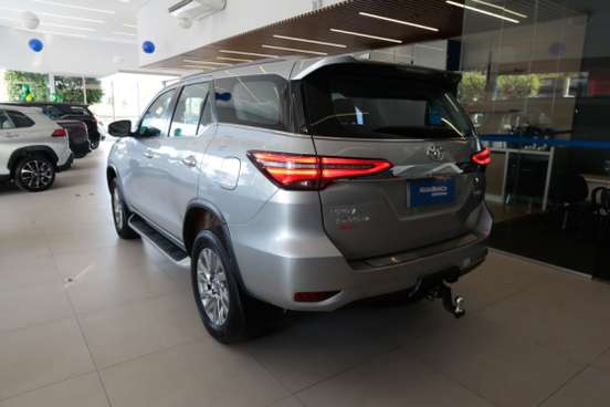 TOYOTA-HILUX SW4-2022
