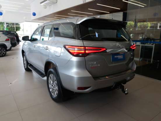 TOYOTA-HILUX SW4-2.8 D-4D TURBO DIESEL SRX 4X4 AUTOMÁTICO TOYOTA-HILUX SW4-2022