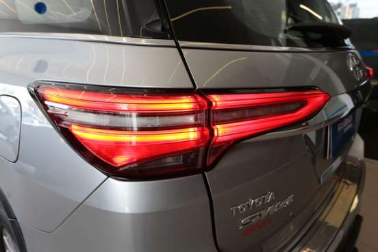 TOYOTA-HILUX SW4-2022