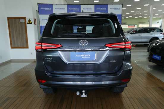TOYOTA-HILUX SW4-2022