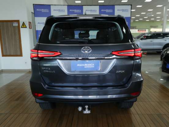 TOYOTA-HILUX SW4-2.8 D-4D TURBO DIESEL SRX 4X4 AUTOMÁTICO TOYOTA-HILUX SW4-2022