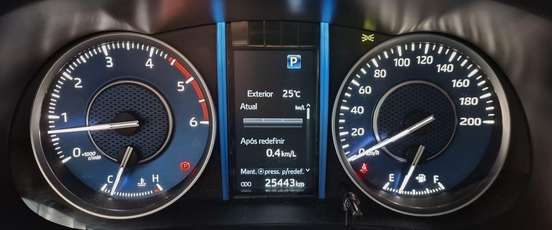 TOYOTA-HILUX SW4-2023