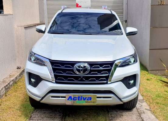 TOYOTA-HILUX SW4-2023