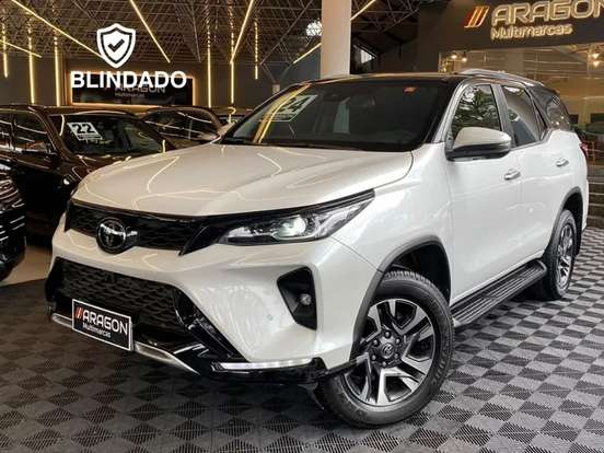 TOYOTA-HILUX SW4-2.8 D-4D TURBO DIESEL SRX 7L 4X4 AUTOMÁTICO TOYOTA-HILUX SW4-2024