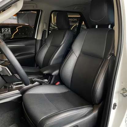 TOYOTA-HILUX SW4-2024