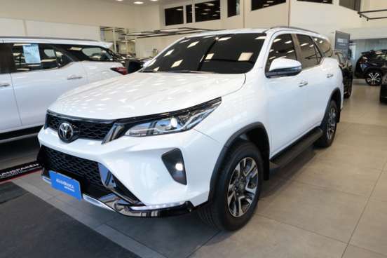 TOYOTA-HILUX SW4-2025