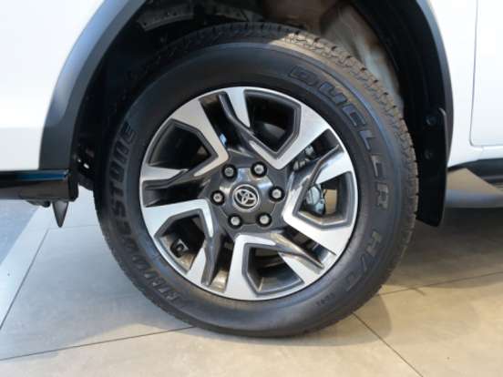 TOYOTA-HILUX SW4-2.8 D-4D TURBO DIESEL SRX PLATINUM 4X4 AUTOMÁTICO TOYOTA-HILUX SW4-2025