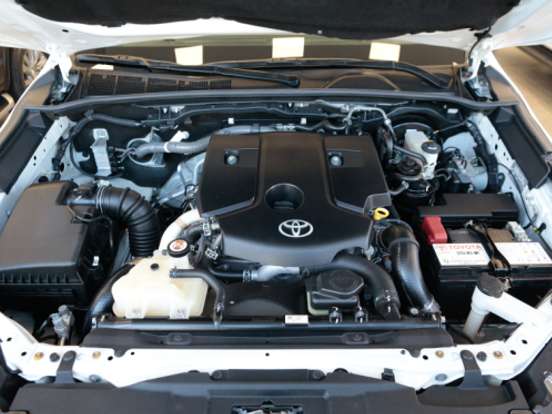 TOYOTA-HILUX SW4-2.8 D-4D TURBO DIESEL SRX PLATINUM 4X4 AUTOMÁTICO TOYOTA-HILUX SW4-2025
