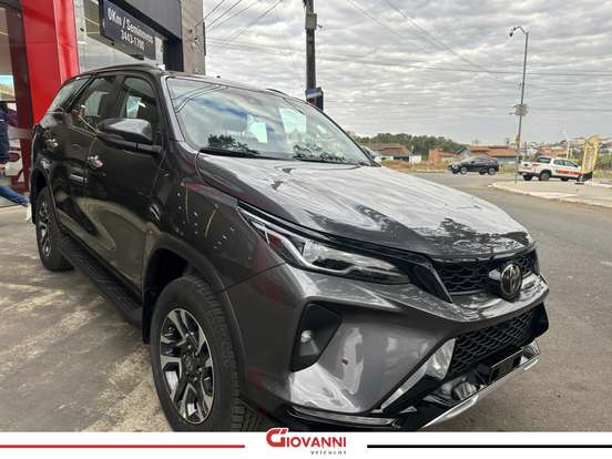 TOYOTA-HILUX SW4-2026