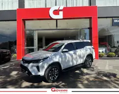 TOYOTA HILUX SW4 2.8 D-4D TURBO DIESEL SRX PLATINUM 4X4 AUTOMÁTICO TOYOTA HILUX SW4 2.8 D-4D TURBO DIESEL SRX PLATINUM 4X4 AUTOMÁTICO