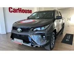 TOYOTA HILUX SW4 2.8 D-4D TURBO DIESEL SRX PLATINUM 4X4 AUTOMÁTICO TOYOTA HILUX SW4 2.8 D-4D TURBO DIESEL SRX PLATINUM 4X4 AUTOMÁTICO