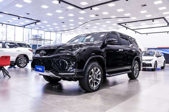 TOYOTA-HILUX SW4-2.8 D-4D TURBO DIESEL SRX PLATINUM 4X4 AUTOMÁTICO TOYOTA-HILUX SW4-2025