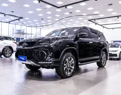 TOYOTA HILUX SW4 2.8 D-4D TURBO DIESEL SRX PLATINUM 4X4 AUTOMÁTICO TOYOTA HILUX SW4 2.8 D-4D TURBO DIESEL SRX PLATINUM 4X4 AUTOMÁTICO