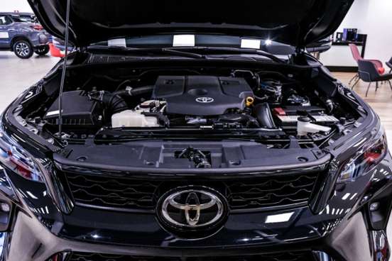 TOYOTA-HILUX SW4-2025