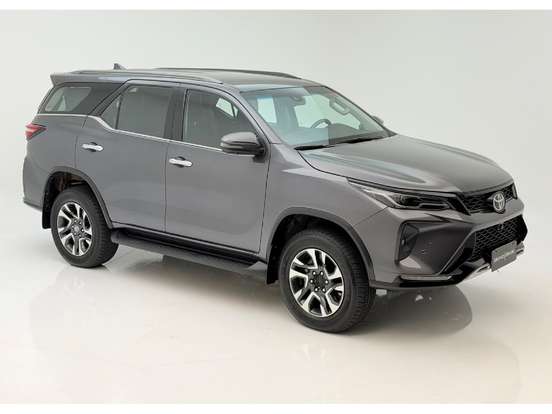 TOYOTA-HILUX SW4-2023