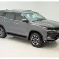 TOYOTA HILUX SW4 2.8 D-4D TURBO DIESEL SRX PLATINUM 7L 4X4 AUTOMÁTICO TOYOTA HILUX SW4 2.8 D-4D TURBO DIESEL SRX PLATINUM 7L 4X4 AUTOMÁTICO