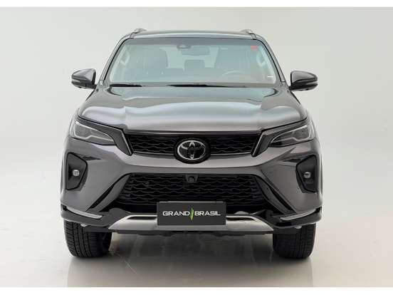 TOYOTA-HILUX SW4-2023