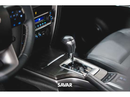 TOYOTA-HILUX SW4-2024
