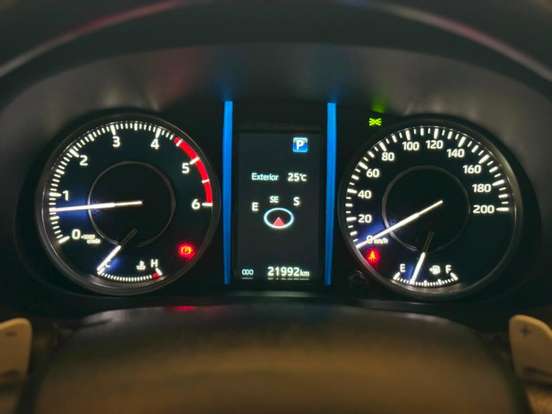TOYOTA-HILUX SW4-2.8 D-4D TURBO DIESEL SRX PLATINUM 7L 4X4 AUTOMÁTICO TOYOTA-HILUX SW4-2025