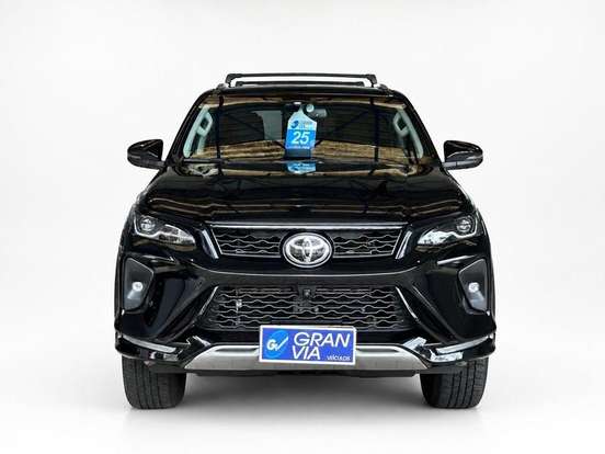 TOYOTA-HILUX SW4-2.8 D-4D TURBO DIESEL SRX PLATINUM 7L 4X4 AUTOMÁTICO TOYOTA-HILUX SW4-2025