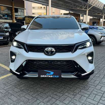 TOYOTA-HILUX SW4-2026