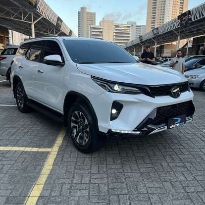 TOYOTA-HILUX SW4-2026