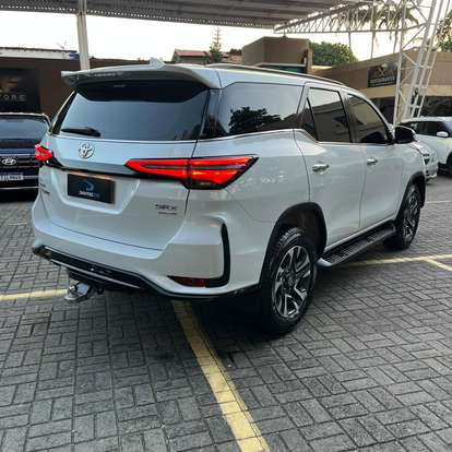 TOYOTA-HILUX SW4-2026