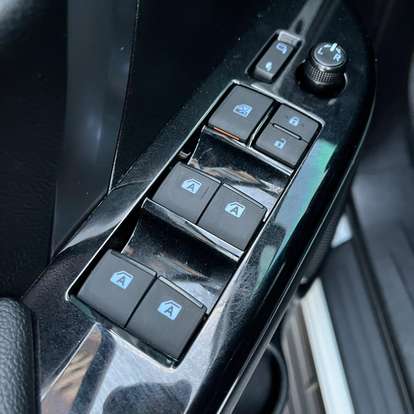 TOYOTA-HILUX SW4-2026
