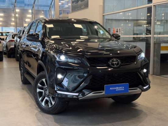 TOYOTA-HILUX SW4-2.8 D-4D TURBO DIESEL SRX PLATINUM 7L 4X4 AUTOMÁTICO TOYOTA-HILUX SW4-2024