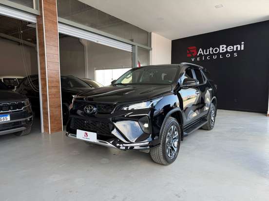 TOYOTA-HILUX SW4-2.8 D-4D TURBO DIESEL SRX PLATINUM 7L 4X4 AUTOMÁTICO TOYOTA-HILUX SW4-2025