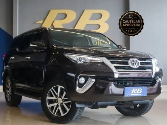 TOYOTA HILUX SW4 2.8 SRX 4X4 16V TURBO INTERCOOLER DIESEL 4P AUTOMÁTICO