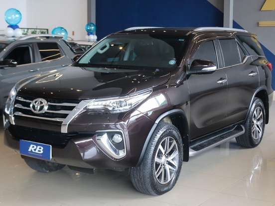 TOYOTA-HILUX SW4-2.8 SRX 4X4 16V TURBO INTERCOOLER DIESEL 4P AUTOMÁTICO TOYOTA-HILUX SW4-2017