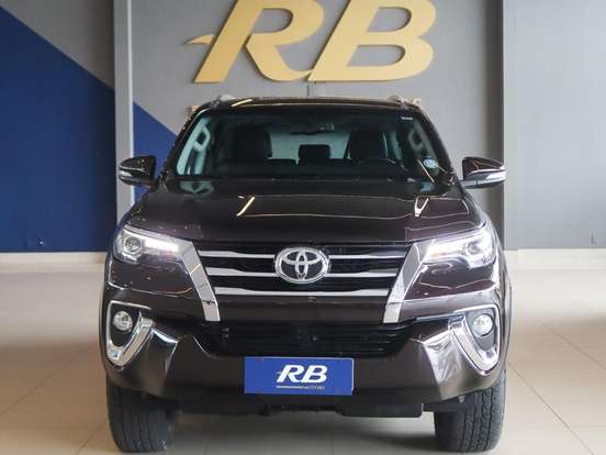 TOYOTA-HILUX SW4-2.8 SRX 4X4 16V TURBO INTERCOOLER DIESEL 4P AUTOMÁTICO TOYOTA-HILUX SW4-2017