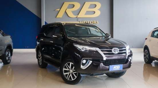 TOYOTA-HILUX SW4-2017