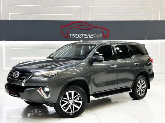 TOYOTA-HILUX SW4-2.8 SRX 4X4 7 LUGARES 16V TURBO INTERCOOLER DIESEL 4P AUTOMÁTICO TOYOTA-HILUX SW4-2019