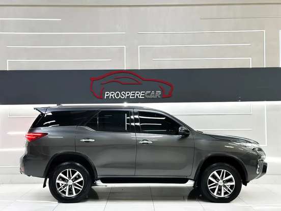 TOYOTA-HILUX SW4-2019