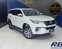 TOYOTA HILUX SW4 2.8 SRX 4X4 7 LUGARES 16V TURBO INTERCOOLER DIESEL 4P AUTOMÁTICO TOYOTA HILUX SW4 2.8 SRX 4X4 7 LUGARES 16V TURBO INTERCOOLER DIESEL 4P AUTOMÁTICO