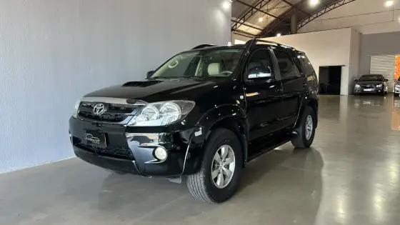 TOYOTA HILUX SW4 3.0 SRV 4X4 16V TURBO INTERCOOLER DIESEL 4P AUTOMÁTICO